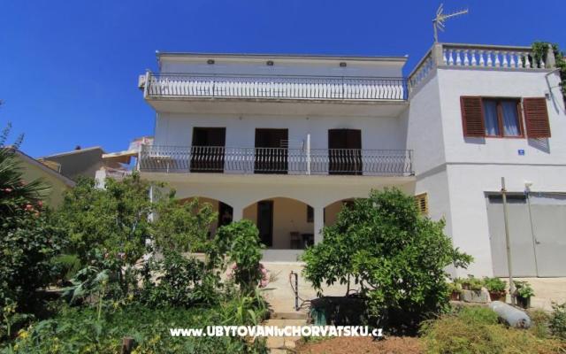 Brodarica beach house – Accommodatie Sibenik Kroatië