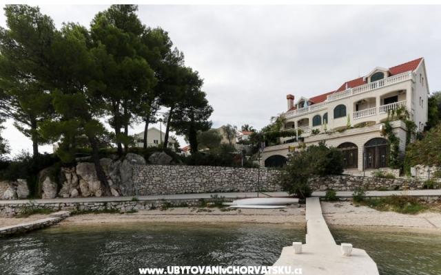 Vila Rajič – Accommodatie Slano Kroatië