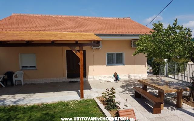 Kuča Gabriela – Accommodatie Sukosan Kroatië