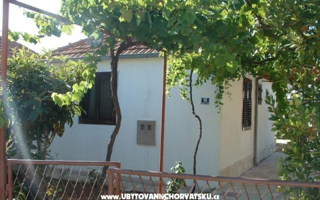 Appartement Lenka – Accommodatie Supetar – Brac Kroatië