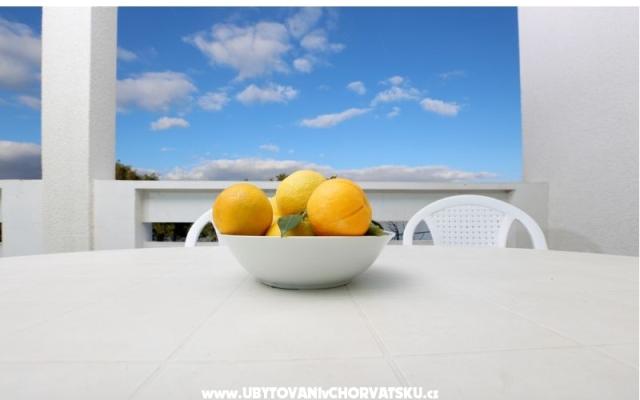 Baković - op het strand – Accommodatie Trogir Kroatië