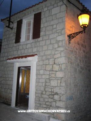 Appartementen Stone Huis – Accommodatie Trogir Kroatië