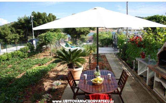 Bepina – Accommodatie Trogir Kroatië