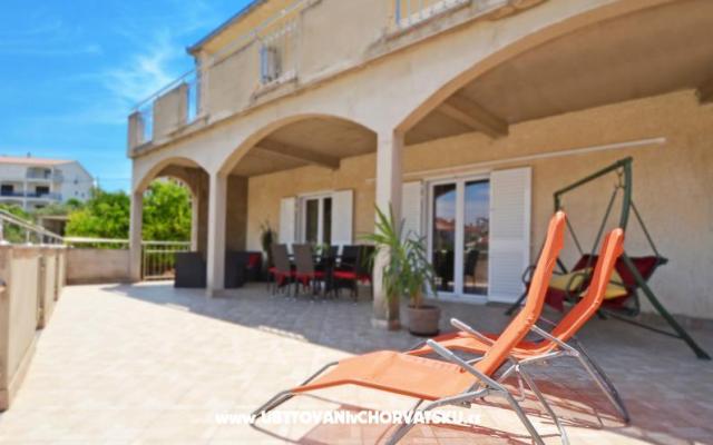 Karlo – Accommodatie Trogir Kroatië