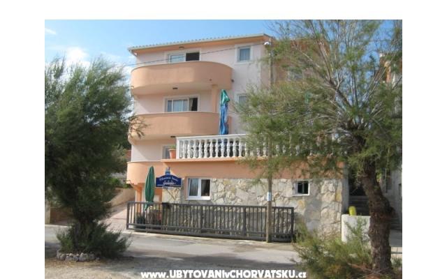 Marinovi Dvori – Accommodatie Trogir Kroatië