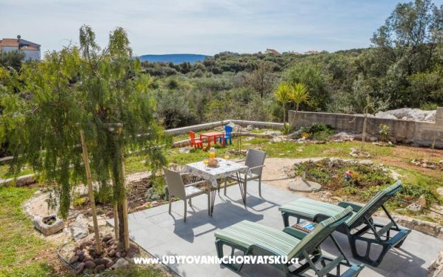 Huis Tea in a beautiful nature – Accommodatie Trogir Kroatië