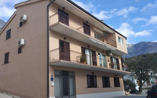 Appartementen Mena – Accommodatie Tucepi Kroatië