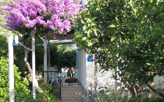 Leandra Kamers &amp; Appartement – Accommodatie eiland Vis Kroatië