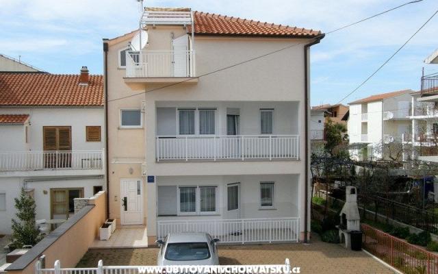 Appartementen Dugonjić – Accommodatie Vodice Kroatië