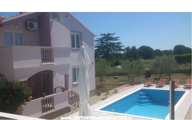 Appartementen with swimming pool-Crno – Accommodatie Zadar Kroatië