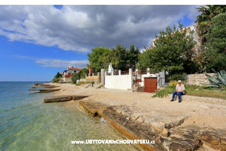 Appartementen Mikulandra op het strand – foto 3