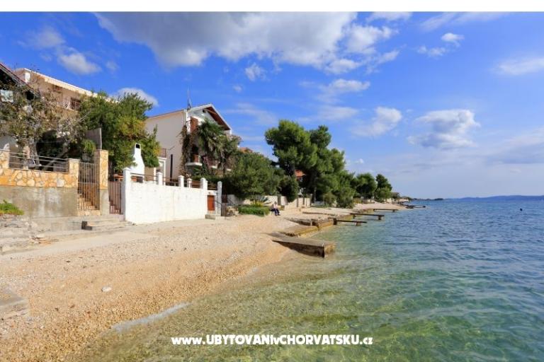 Appartementen Mikulandra op het strand – foto 4