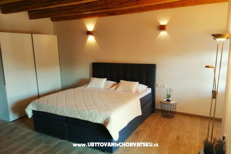 Dalmatinska kamena kuća – foto 28