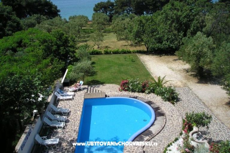 Vila Smirna 4*  met zwembad  – foto 13