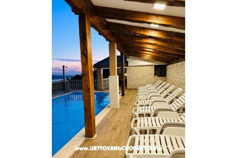 Villa Robert 2 met zwembad Cesarica – foto 12