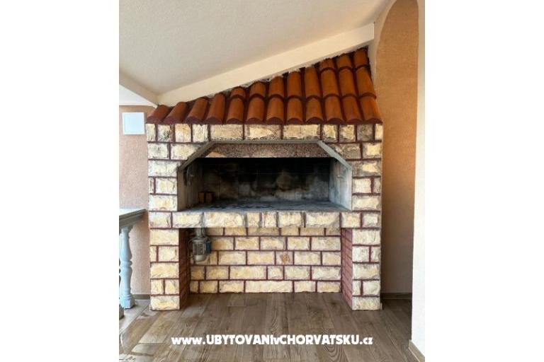 Villa Robert 2 met zwembad Cesarica – foto 15