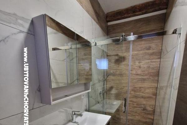 Villa Robert 2 met zwembad Cesarica – foto 16