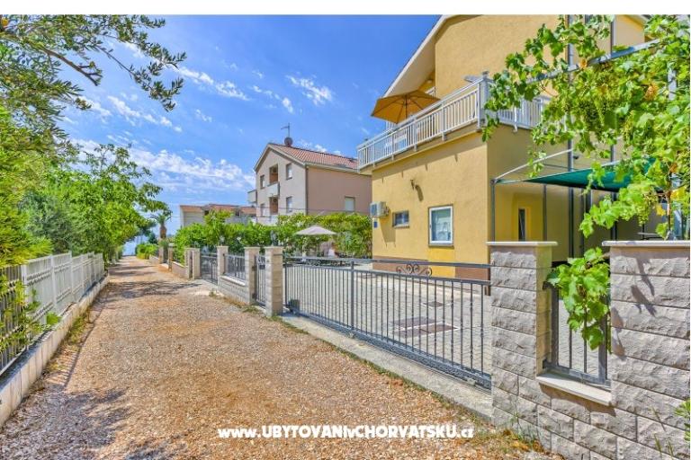 Banovski dvori – foto 4