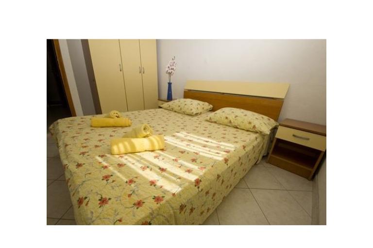 Appartementen Dinko s grijanim bazenom – foto 17
