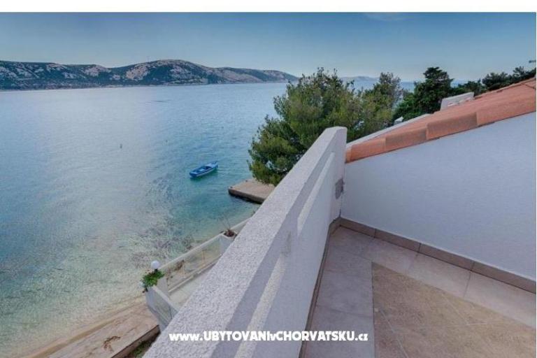 Ariela op het strand – foto 6