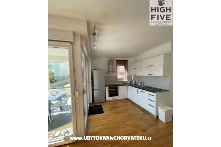 High Five Luxury Huis Novalja – foto 11