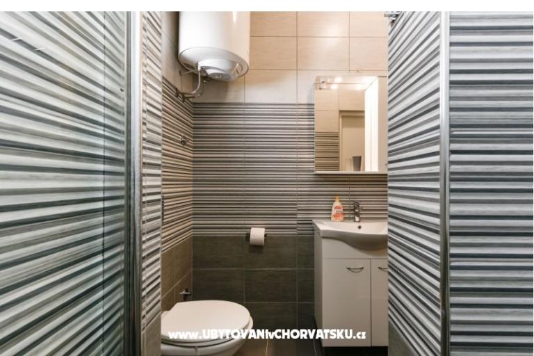 Appartement met zwembad and jacuzzi – foto 11
