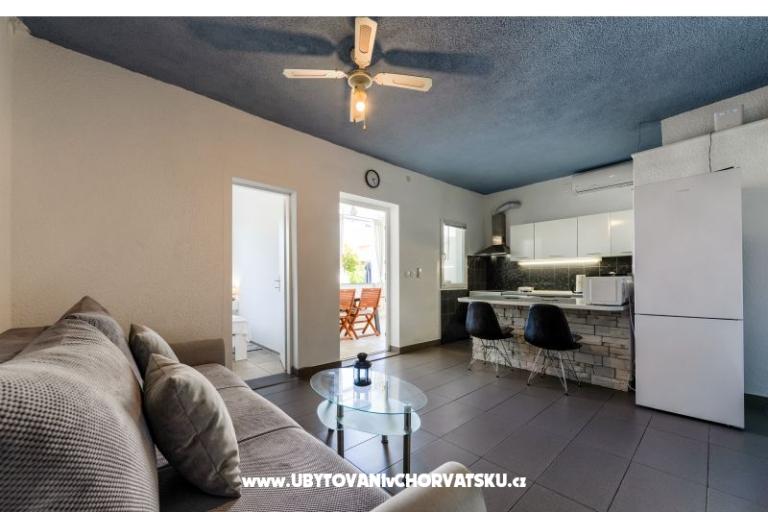 Appartement met zwembad and jacuzzi – foto 17