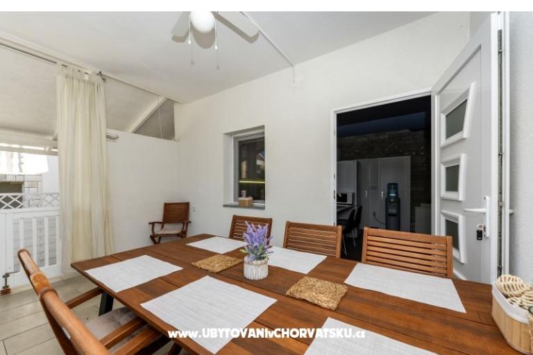 Appartement met zwembad and jacuzzi – foto 19