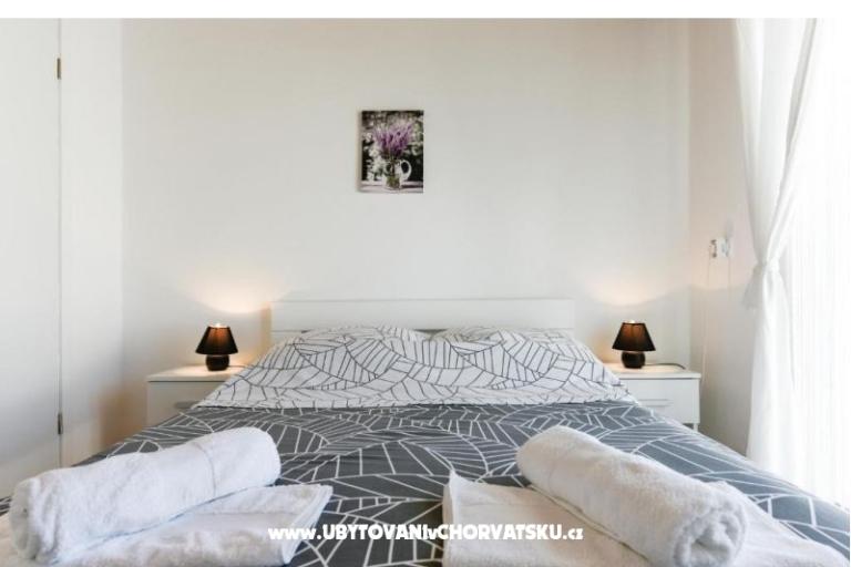 Appartement met zwembad and jacuzzi – foto 27
