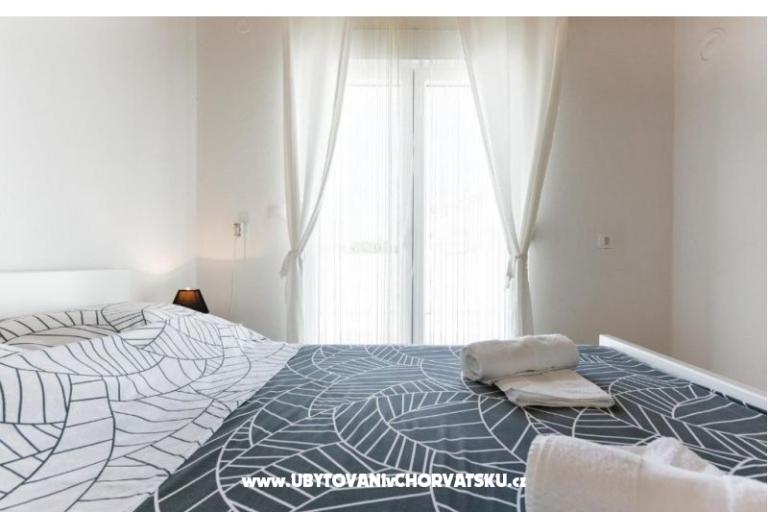 Appartement met zwembad and jacuzzi – foto 28
