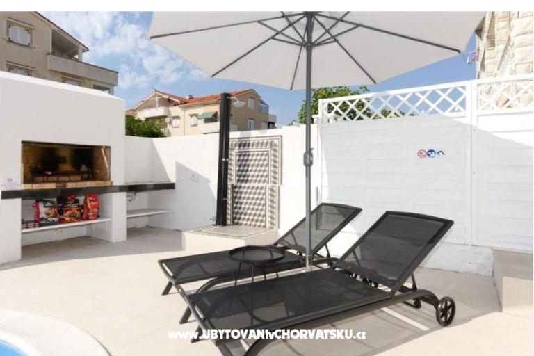 Appartement met zwembad and jacuzzi – foto 30