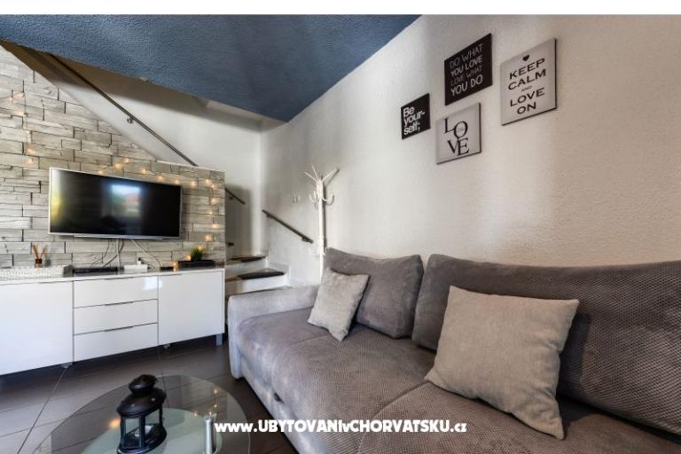Appartement met zwembad and jacuzzi – foto 31