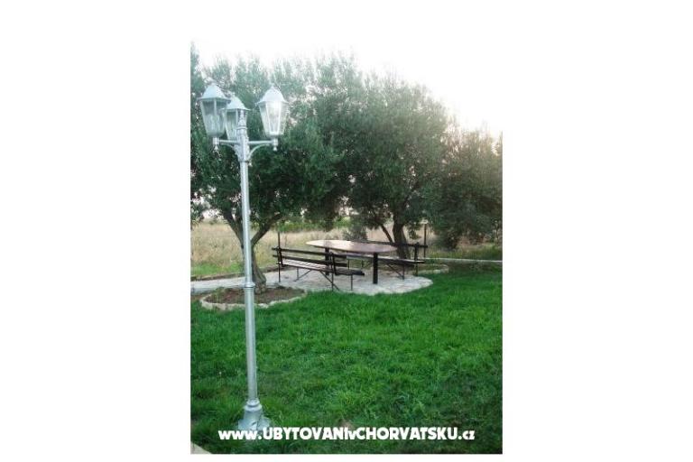 Appartementen Ivan i Zeljka Pakostane – foto 11