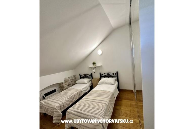 Stenen huis Pakostane – foto 9