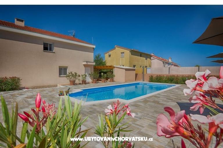  Huis met zwembad - Villa Marijana  – foto 5