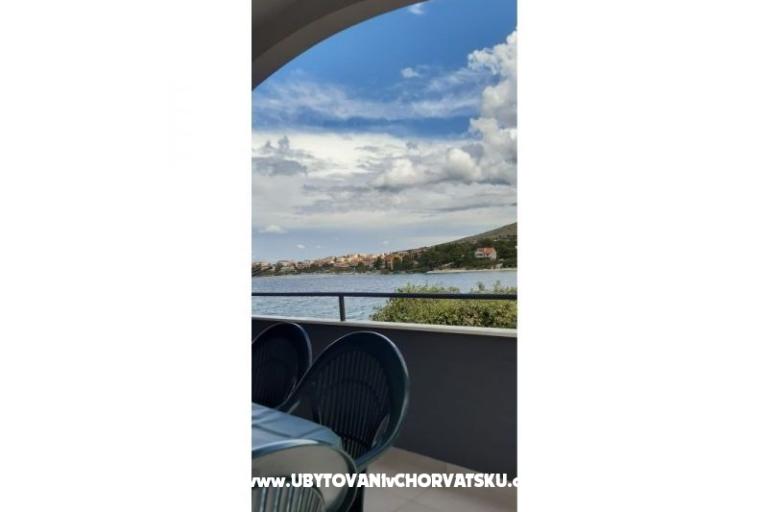 Appartementen 10 metara od mora – foto 11