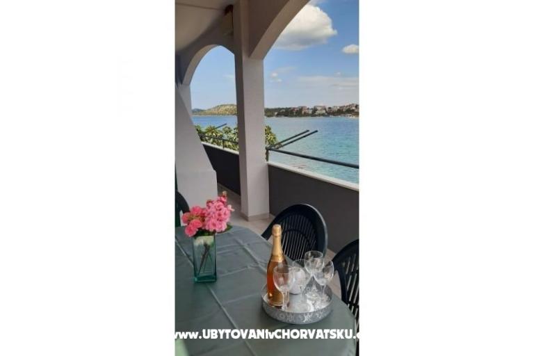 Appartementen 10 metara od mora – foto 12