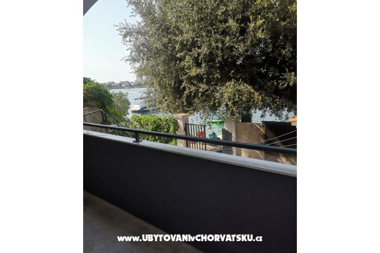 Appartementen 10 metara od mora – foto 20