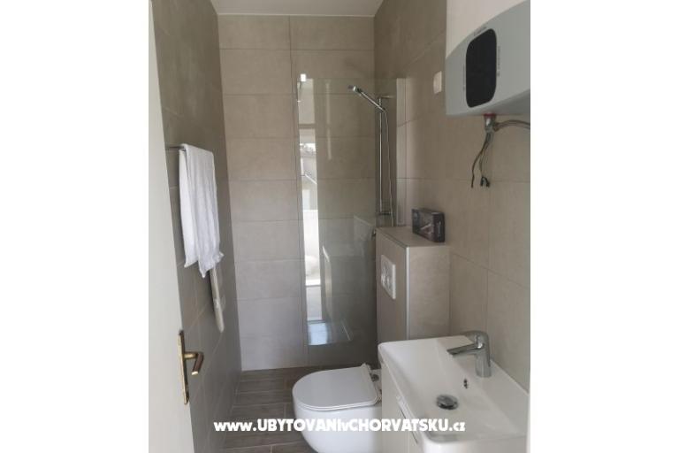 Appartementen 10 metara od mora – foto 8