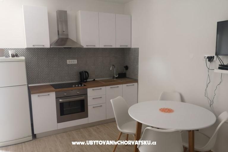 Appartementen 10 metara od mora – foto 9