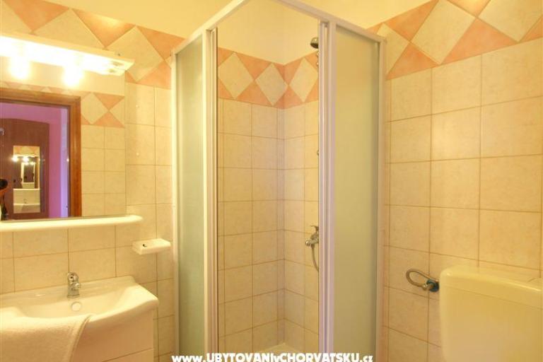 Appartementen met zwembad Jadranka – foto 8