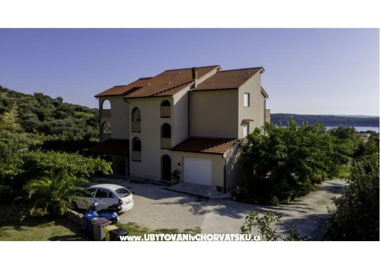 APARTMANI DEBELIĆ – foto 3