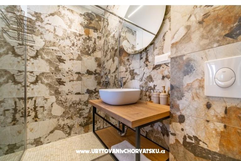 Riverside house pool jacuzi sauna – foto 14