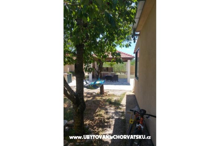 Countryside house met zwembad – foto 11