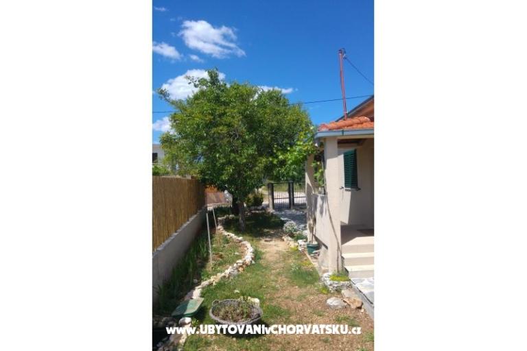 Countryside house met zwembad – foto 13