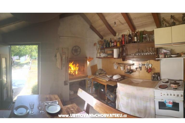 Countryside house met zwembad – foto 16