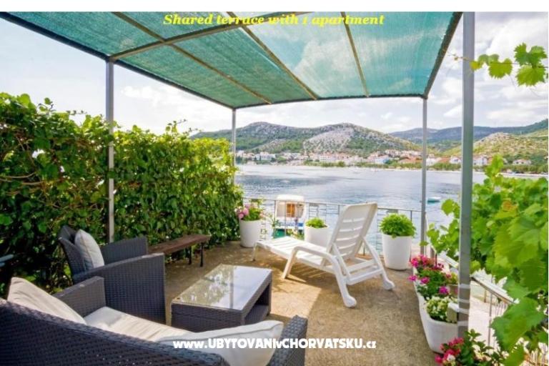 Appartement Zoranka op het strand – foto 10