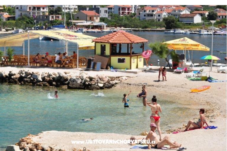 Appartement Zoranka op het strand – foto 6