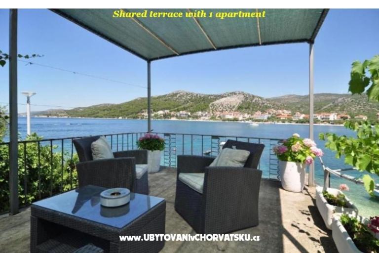 Appartement Zoranka op het strand – foto 9