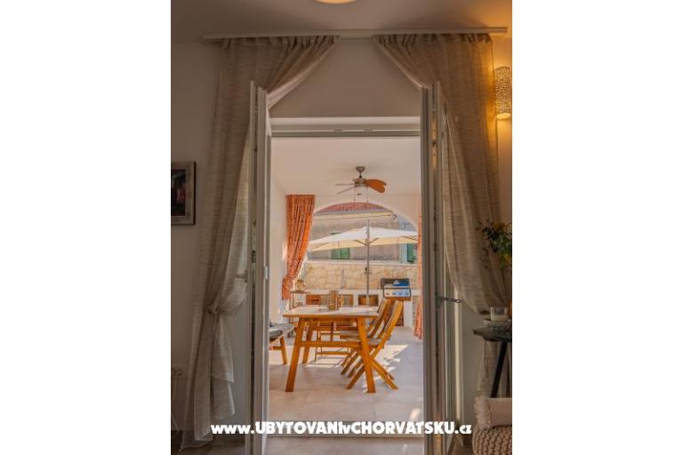 The Three Flowers Pool Huis – foto 12